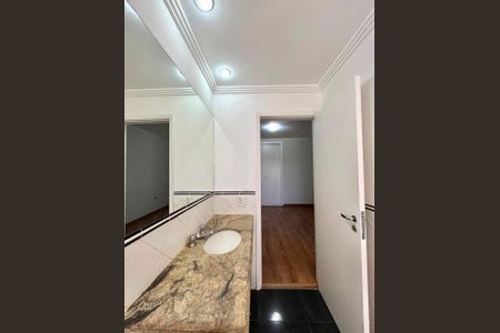 Apartamento à venda com 140m², 3 quartos e 2 vagas Apartamento à venda com 140m², 3 quartos e 2 vagasBanheiro da Suíte