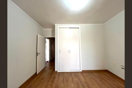 Apartamento à venda com 140m², 3 quartos e 2 vagas Apartamento à venda com 140m², 3 quartos e 2 vagasQuarto 2