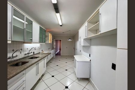 Apartamento à venda com 140m², 3 quartos e 2 vagas Apartamento à venda com 140m², 3 quartos e 2 vagasCozinha