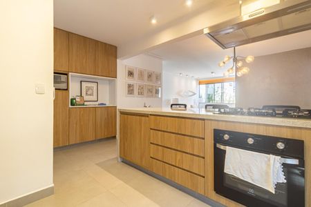 Cozinha de apartamento à venda com 2 quartos, 110m² em Itaim Bibi, São Paulo