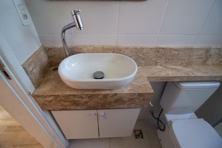 Banheiro de apartamento para alugar com 2 quartos, 52m² em Parque Morumbi, Votorantim