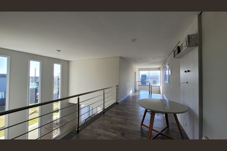 Casa de condomínio para alugar com 280m², 3 quartos e 6 vagas Casa de condomínio para alugar com 280m², 3 quartos e 6 vagasHall - Piso superior