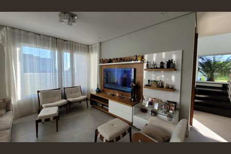 Casa de condomínio para alugar com 280m², 3 quartos e 6 vagas Casa de condomínio para alugar com 280m², 3 quartos e 6 vagasSala