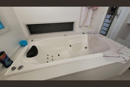 Casa de condomínio para alugar com 280m², 3 quartos e 6 vagas Casa de condomínio para alugar com 280m², 3 quartos e 6 vagasBanheiro suite