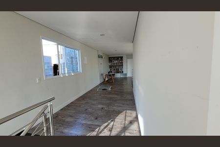 Casa de condomínio para alugar com 280m², 3 quartos e 6 vagas Casa de condomínio para alugar com 280m², 3 quartos e 6 vagasHall - Piso superior