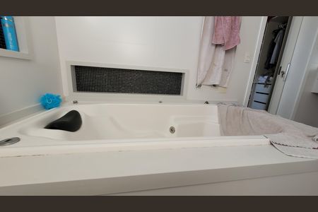 Casa de condomínio para alugar com 280m², 3 quartos e 6 vagas Casa de condomínio para alugar com 280m², 3 quartos e 6 vagasBanheiro suite