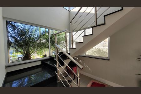 Casa de condomínio para alugar com 280m², 3 quartos e 6 vagas Casa de condomínio para alugar com 280m², 3 quartos e 6 vagasSala