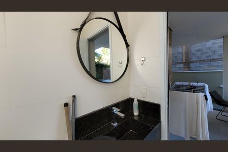 Casa de condomínio para alugar com 280m², 3 quartos e 6 vagas Casa de condomínio para alugar com 280m², 3 quartos e 6 vagasBanheiro serviço