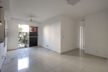 Sala de apartamento para alugar com 2 quartos, 57m² em Jacarepaguá, Rio de Janeiro