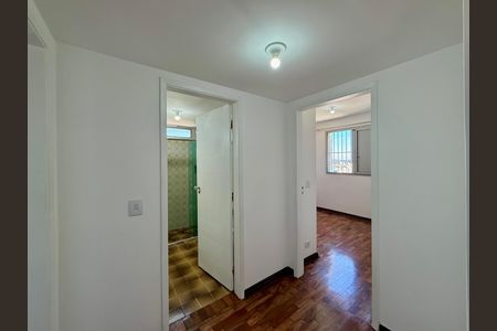 Corredor Quartos de apartamento para alugar com 3 quartos, 114m² em 04743020, São Paulo