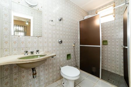 Apartamento para alugar com 120m², 3 quartos e 1 vaga Apartamento para alugar com 120m², 3 quartos e 1 vagaBanheiro da Suíte
