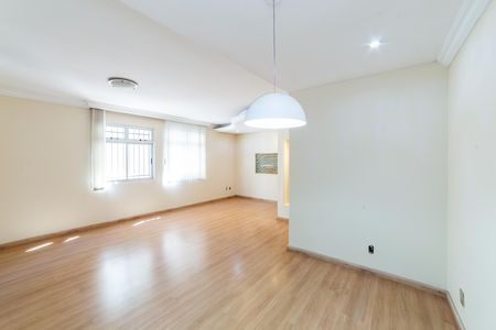 Apartamento para alugar com 120m², 3 quartos e 1 vaga Apartamento para alugar com 120m², 3 quartos e 1 vagaSala