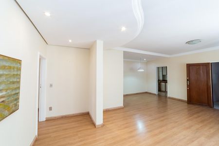 Apartamento para alugar com 120m², 3 quartos e 1 vaga Apartamento para alugar com 120m², 3 quartos e 1 vagaSala