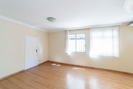 Apartamento para alugar com 120m², 3 quartos e 1 vaga Apartamento para alugar com 120m², 3 quartos e 1 vagaSala