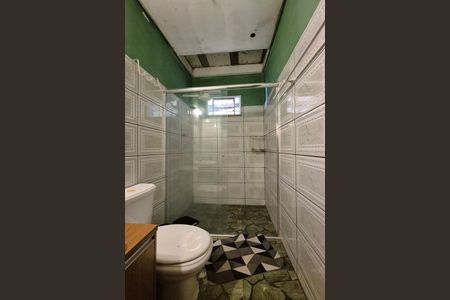 Casa para alugar com 100m², 2 quartos e 1 vaga Casa para alugar com 100m², 2 quartos e 1 vagaBanheiro social