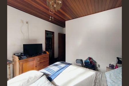 Casa à venda com 500m², 4 quartos e 3 vagas Casa à venda com 500m², 4 quartos e 3 vagasSuíte 1