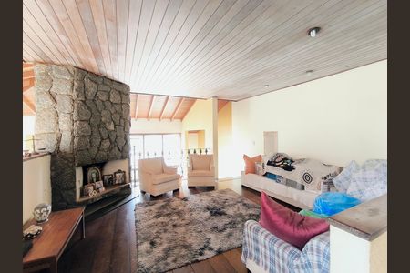 Casa à venda com 500m², 4 quartos e 3 vagas Casa à venda com 500m², 4 quartos e 3 vagasSala 2