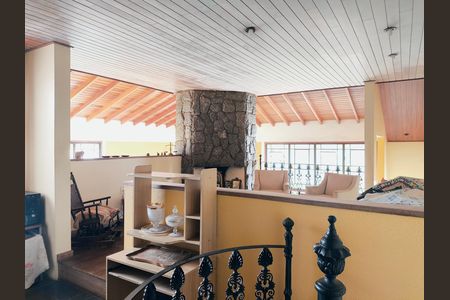 Casa à venda com 500m², 4 quartos e 3 vagas Casa à venda com 500m², 4 quartos e 3 vagasSala 2
