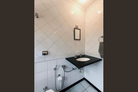 Casa à venda com 500m², 4 quartos e 3 vagas Casa à venda com 500m², 4 quartos e 3 vagasBanheiro da Suíte 2