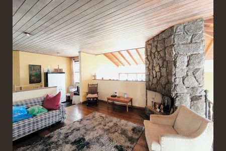 Casa à venda com 500m², 4 quartos e 3 vagas Casa à venda com 500m², 4 quartos e 3 vagasSala 2