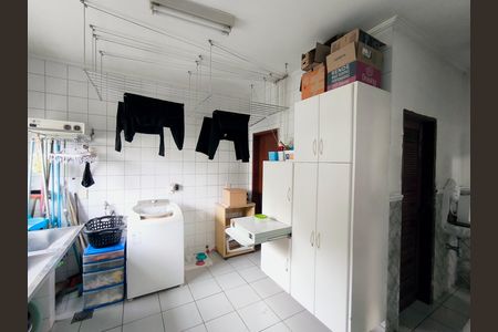 Área de Serviço e Banheiro de Serviço de casa para alugar com 4 quartos, 500m² em Jardim das Samambaias, Jundiaí