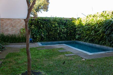 Casa de condomínio à venda com 458m², 5 quartos e 4 vagas Casa de condomínio à venda com 458m², 5 quartos e 4 vagasPiscina