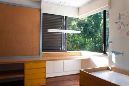 Casa de condomínio à venda com 458m², 5 quartos e 4 vagas Casa de condomínio à venda com 458m², 5 quartos e 4 vagasSuíte 4
