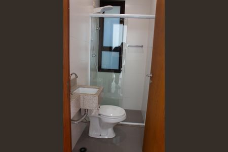 Casa de condomínio à venda com 458m², 5 quartos e 4 vagas Casa de condomínio à venda com 458m², 5 quartos e 4 vagasBanheiro de Serviço