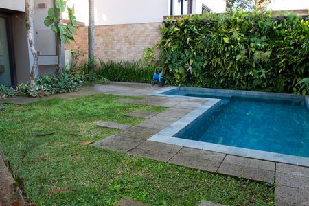 Casa de condomínio à venda com 458m², 5 quartos e 4 vagas Casa de condomínio à venda com 458m², 5 quartos e 4 vagasPiscina