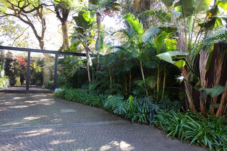 Casa de condomínio à venda com 458m², 5 quartos e 4 vagas Casa de condomínio à venda com 458m², 5 quartos e 4 vagasEntrada