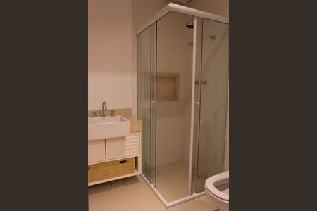 Casa de condomínio à venda com 458m², 5 quartos e 4 vagas Casa de condomínio à venda com 458m², 5 quartos e 4 vagasBanheiro da Suíte 3
