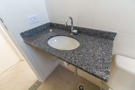 Apartamento à venda com 44m², 2 quartos e 1 vaga Apartamento à venda com 44m², 2 quartos e 1 vagaBanheiro