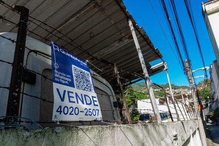 Casa à venda com 73m², 2 quartos e 1 vaga