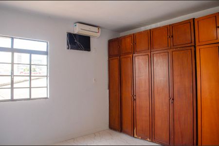 Casa para alugar com 42m², 2 quartos e 2 vagas