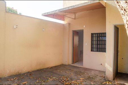 Casa para alugar com 42m², 2 quartos e 2 vagas