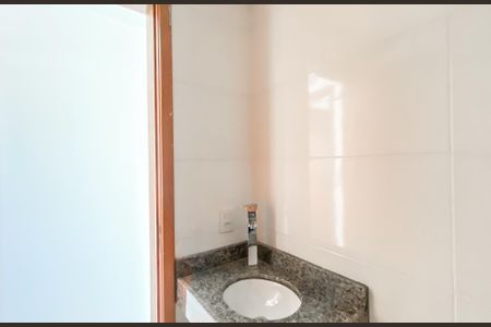 Banheiro de apartamento à venda com 2 quartos, 46m² em Vila Santana, São Paulo