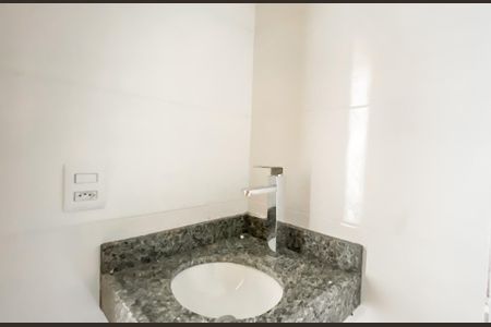 Banheiro de apartamento à venda com 2 quartos, 37m² em Vila Santana, São Paulo
