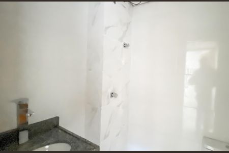 Banheiro de apartamento à venda com 2 quartos, 37m² em Vila Santana, São Paulo