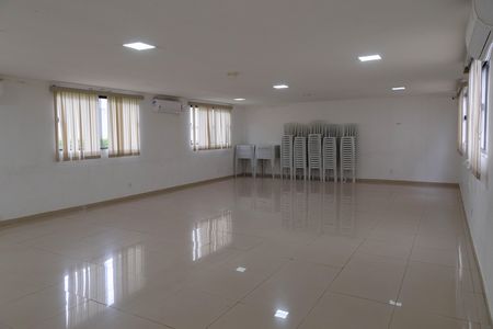Apartamento para alugar com 51m², 2 quartos e 1 vaga Apartamento para alugar com 51m², 2 quartos e 1 vagaÁrea comum - Salão de festas