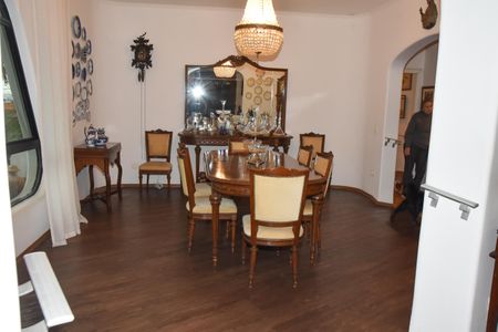 Apartamento à venda com 285m², 3 quartos e 3 vagas Apartamento à venda com 285m², 3 quartos e 3 vagasSala de Jantar