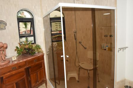Apartamento à venda com 285m², 3 quartos e 3 vagas Apartamento à venda com 285m², 3 quartos e 3 vagasBanheiro da suite 1