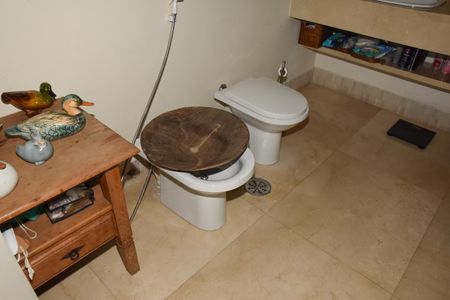 Apartamento à venda com 285m², 3 quartos e 3 vagas Apartamento à venda com 285m², 3 quartos e 3 vagasBanheiro da suite 1