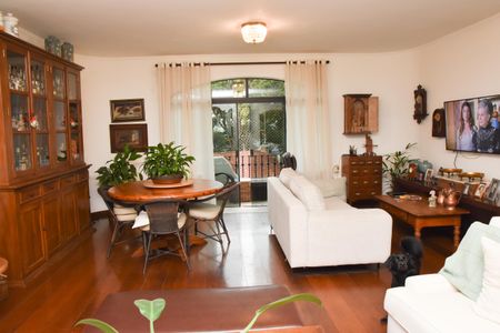 Apartamento à venda com 285m², 3 quartos e 3 vagas Apartamento à venda com 285m², 3 quartos e 3 vagasSala