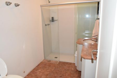 Apartamento à venda com 285m², 3 quartos e 3 vagas Apartamento à venda com 285m², 3 quartos e 3 vagasBanheiro Social