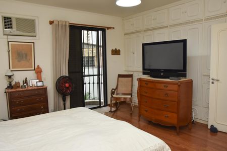 Apartamento à venda com 285m², 3 quartos e 3 vagas Apartamento à venda com 285m², 3 quartos e 3 vagasSuíte 1