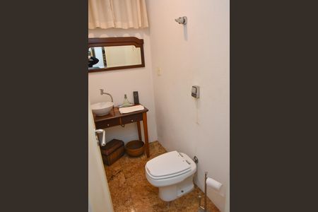 Apartamento à venda com 285m², 3 quartos e 3 vagas Apartamento à venda com 285m², 3 quartos e 3 vagasLavabo