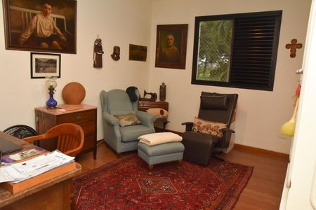 Apartamento à venda com 285m², 3 quartos e 3 vagas Apartamento à venda com 285m², 3 quartos e 3 vagasEscritório