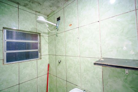 Banheiro de kitnet/studio para alugar com 1 quarto, 35m² em Jardim Paulo Vi, São Paulo