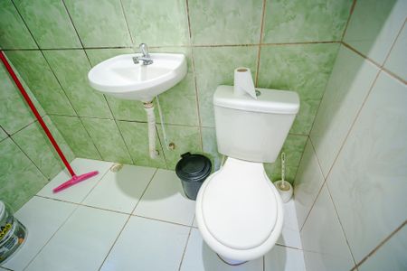 Banheiro de kitnet/studio para alugar com 1 quarto, 35m² em Jardim Paulo Vi, São Paulo