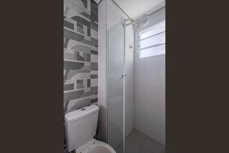 banheiro social_2 de apartamento para alugar com 1 quarto, 27m² em São João Climaco, São Paulo